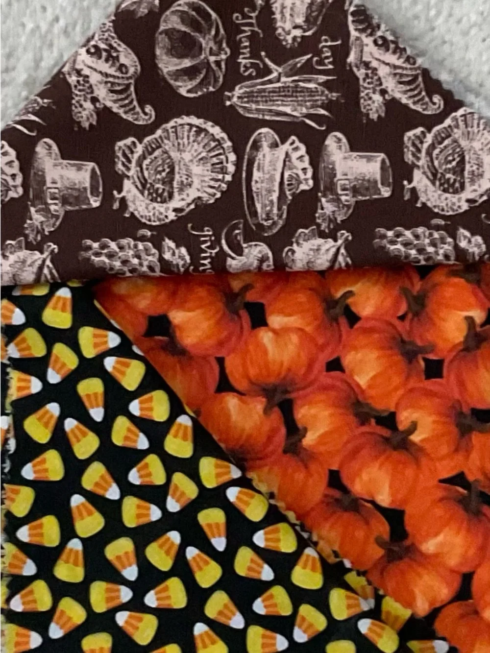 PET BANDANNAS 20 Assorted Sizes & Colors ( 20” , 22”, 30”) Seasons Like New